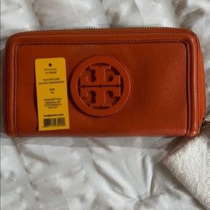 Tory Burch amanda continental zip wallet
